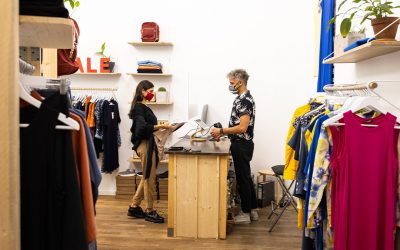 What Retail Workers’ Attire Communicates to Customers